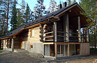 Сруб и деревянный дом с бруса